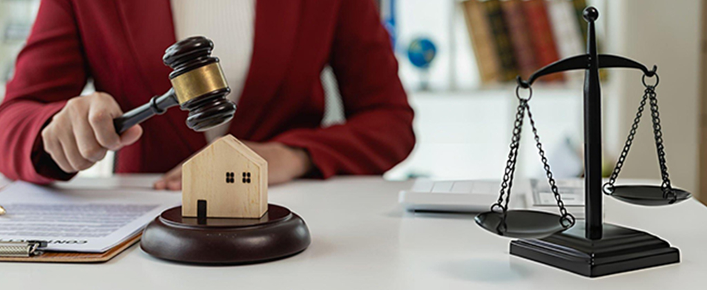 Evicting a Tenant: Legal Grounds, Procedures, and Pitfalls to Avoid 1 Evicting a Tenant: Legal Grounds, Procedures, and Pitfalls to Avoid